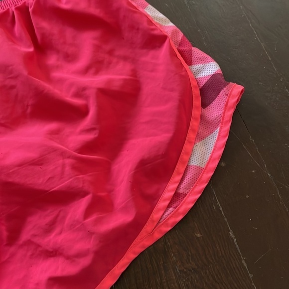 Women's Nike Tempo Dri-Fit Running Workout Shorts Medium - Picture 11 of 13